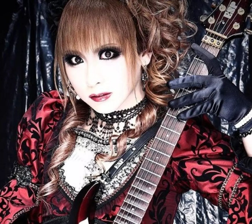 © HIZAKI