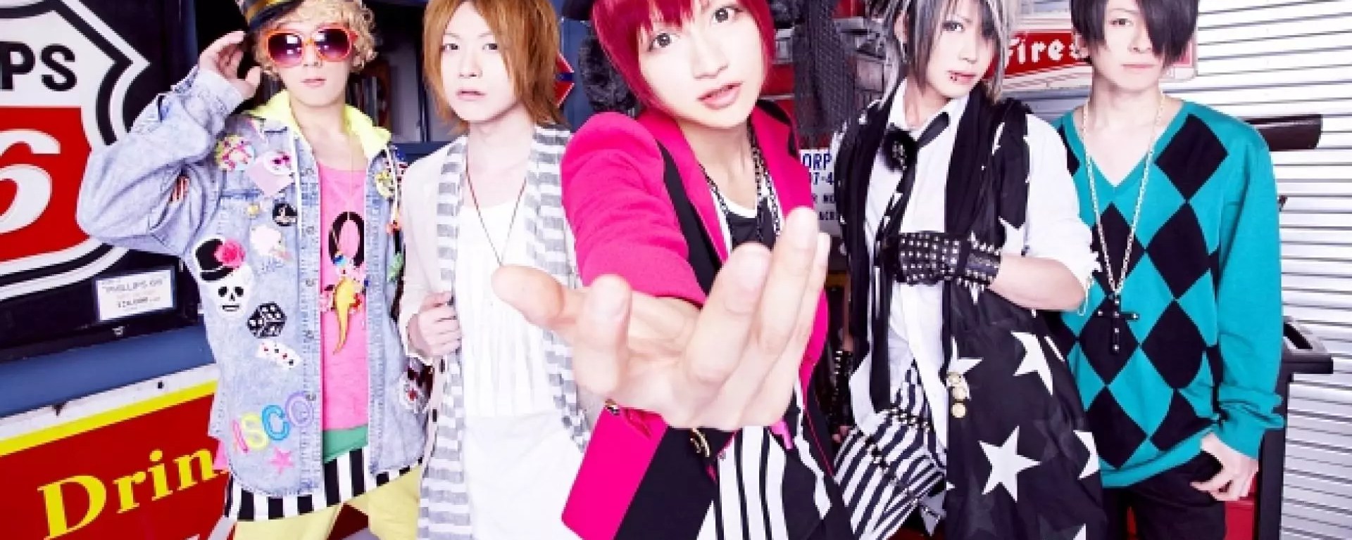 © Sony Music Artists Inc. / SMALLER RECORDINGS