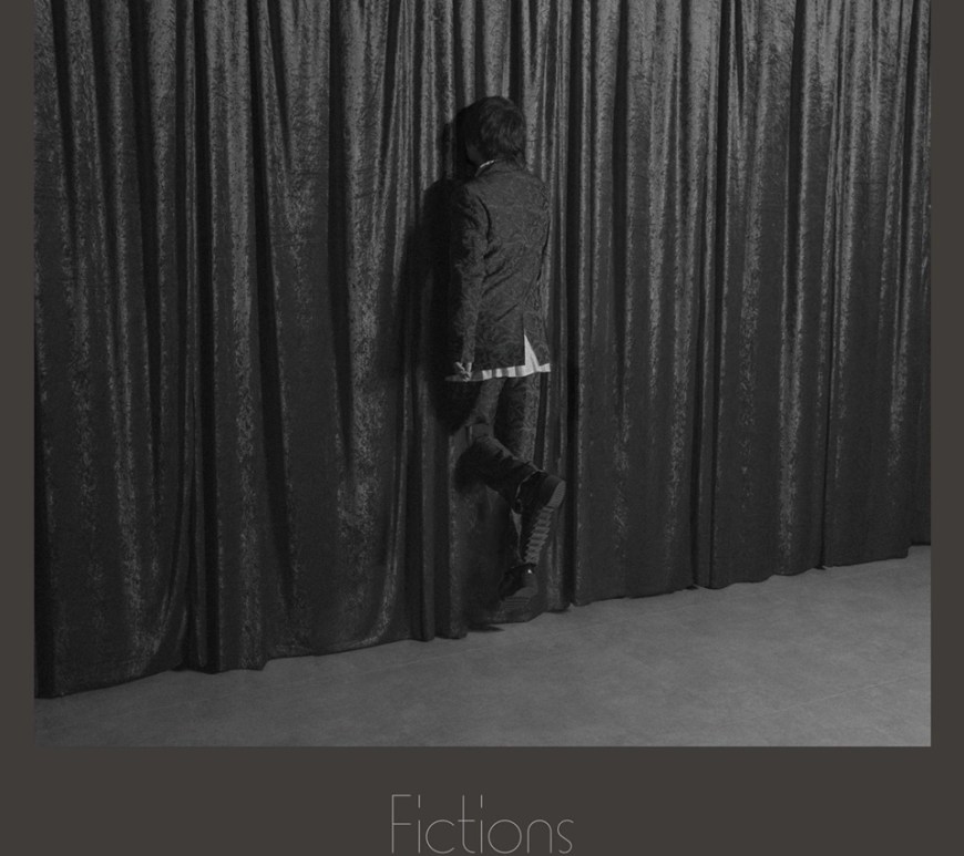 Capa da edição padrão de Fictions