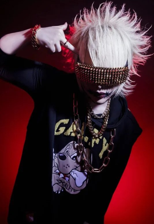 Ex-guitarrista Aisaku