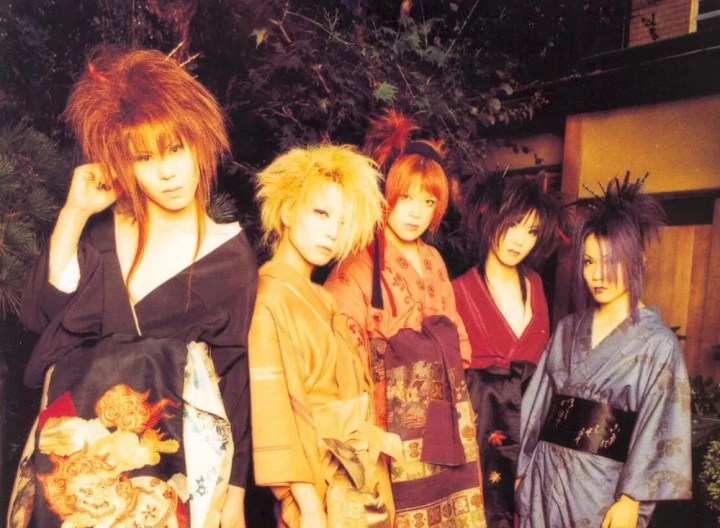 O Kagrra foi um dos primeiros exemplos de wafuu kei. Cada lançamento trazia inspirações do Japão antigo em letras, melodias e instrumentos, e seu visual sempre incorporava elementos da mesma época.