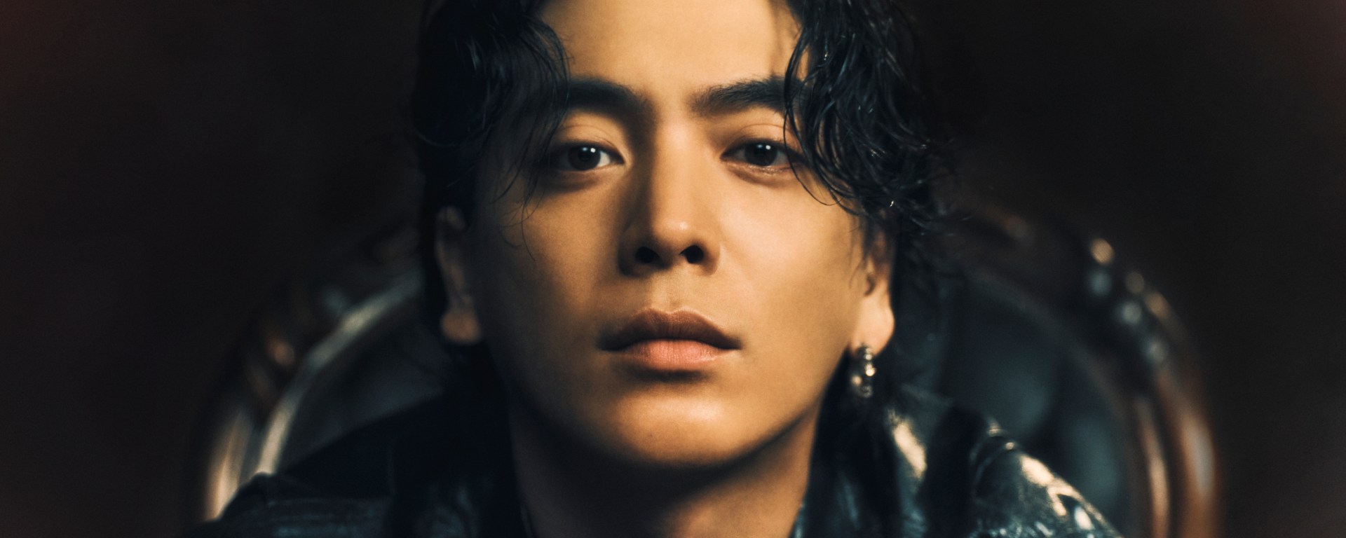 Nova música de Yuuri, "Thunderbolt", anunciada como tema de abertura de Thunder 3